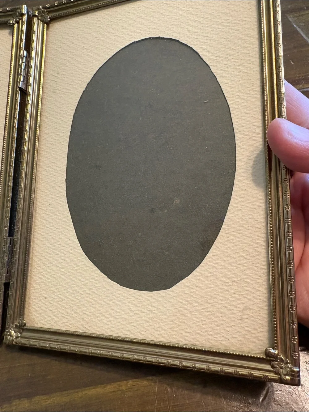 Vintage oval insert